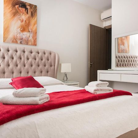 Mesogios House Suites Larnaca Luaran gambar