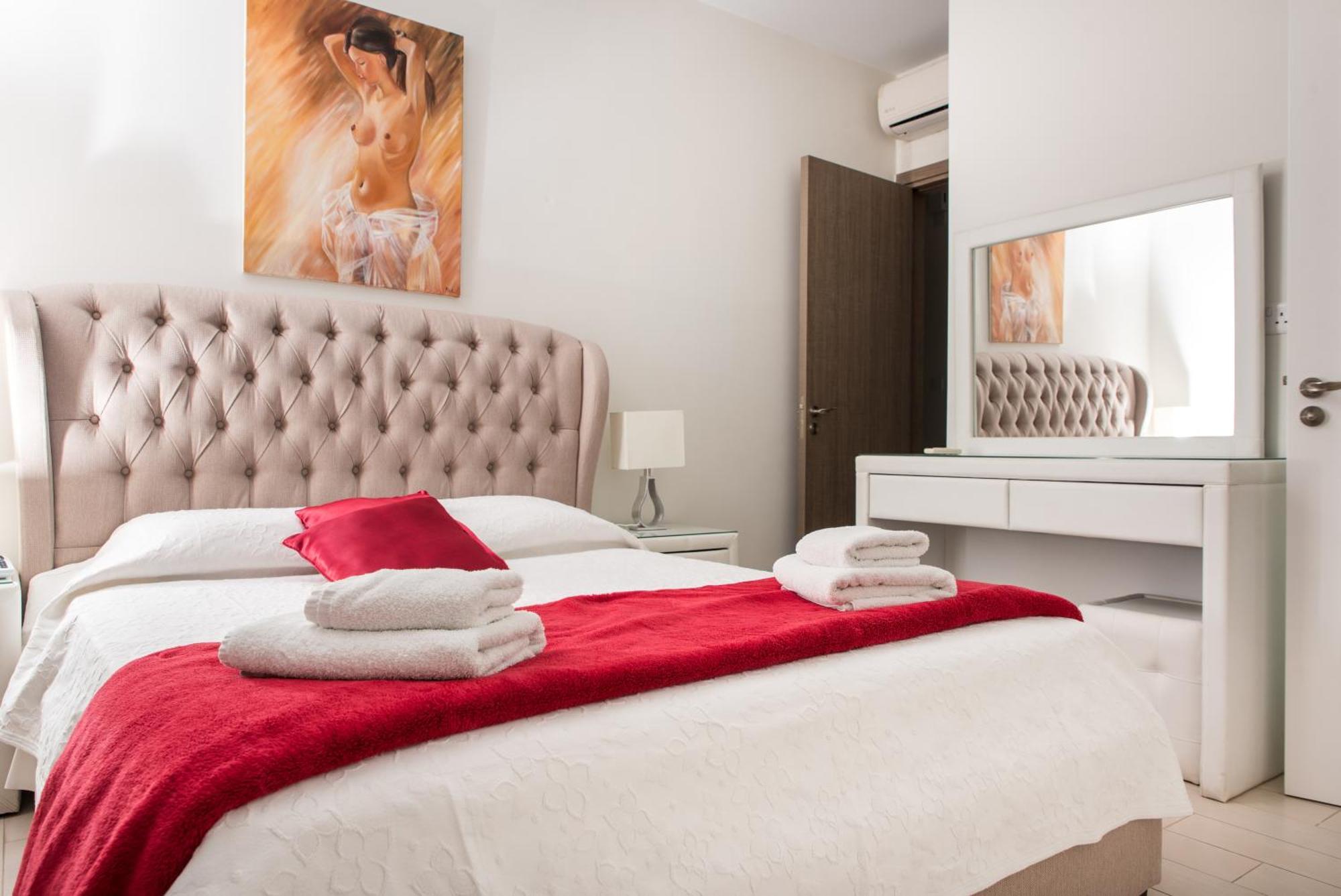 Mesogios House Suites Larnaca Luaran gambar
